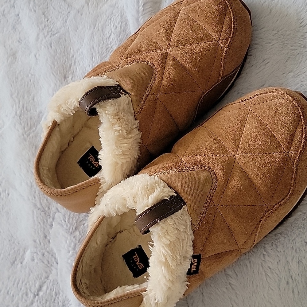 Teva ReEmber Plushed Slip On Slipper Sneaker  Tan   NEW W/O tags Size 8